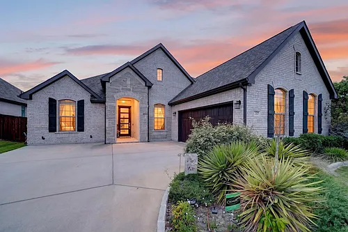 525 Goose Lake Dr Photo 1