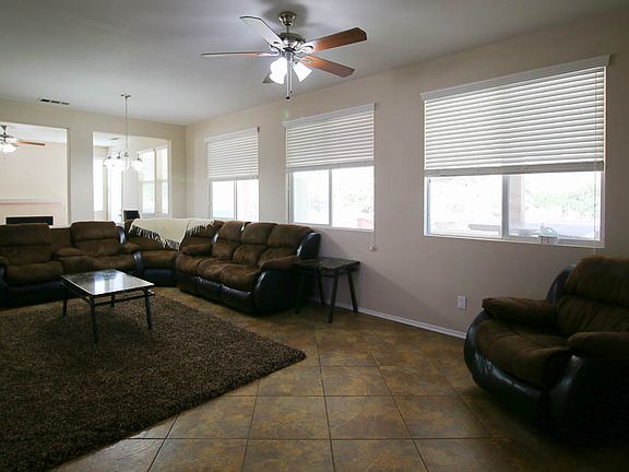 LG LIVING ROOM