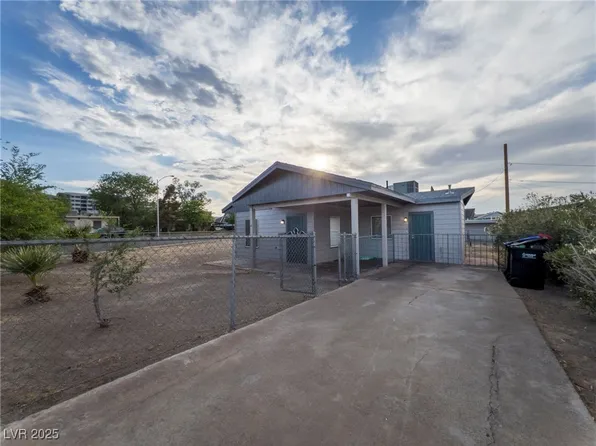 211 Kansas Ave, Henderson, NV 89015