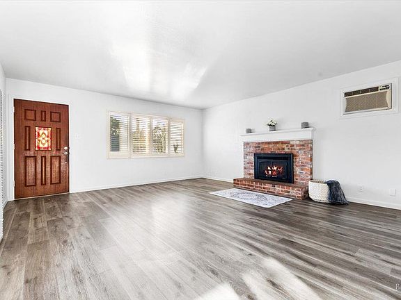 5th image of 790 Rose Lane