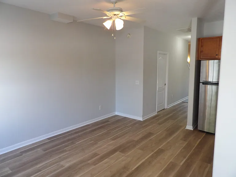 108 Charleston Ct — Photo 36