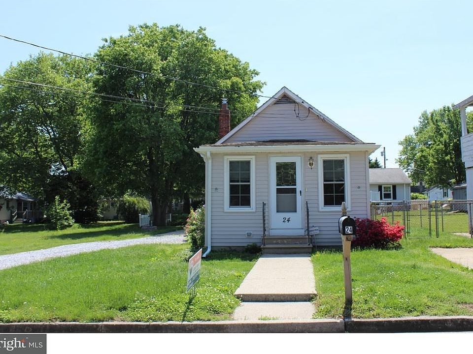 1st image of 24 Francis Dr