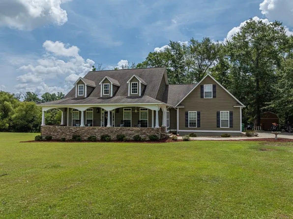 74 Surrey Cir, Tifton, GA 31793