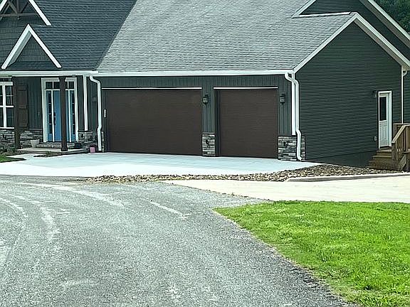 2nd image of 8 Coylton Ln