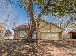 509 Live Oak Dr, Euless, TX 76040