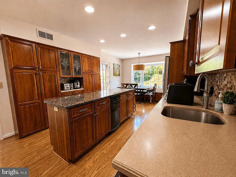 7327 Yates Ct — Photo 6