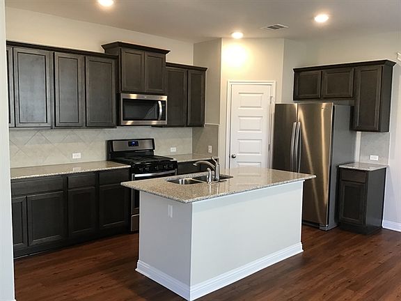 5th image of 6105 Gerard Dr