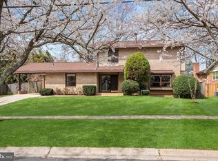 8705 Postoak Rd, Rockville, MD 20854