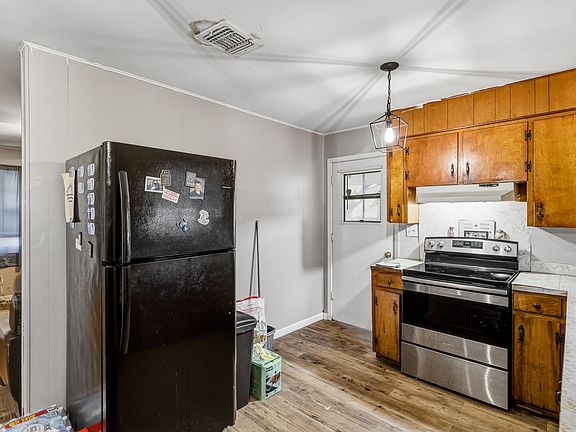4th image of 309 Conella St