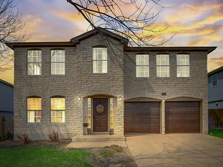 1417 Deer Ledge Trl — Photo 1