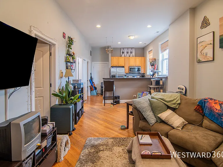 1428 W Walton St #3N — Photo 1