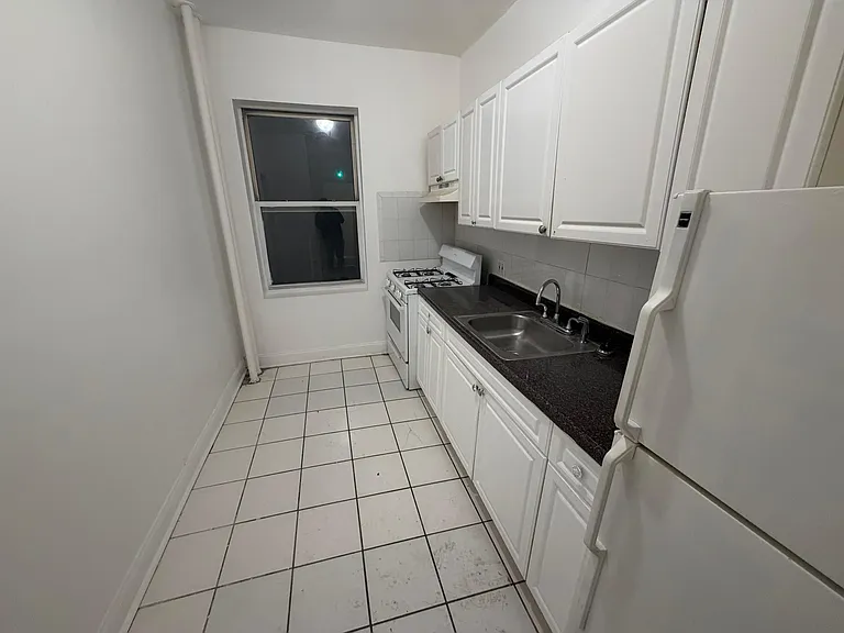 154 Belmont Ave #15E — Photo 1