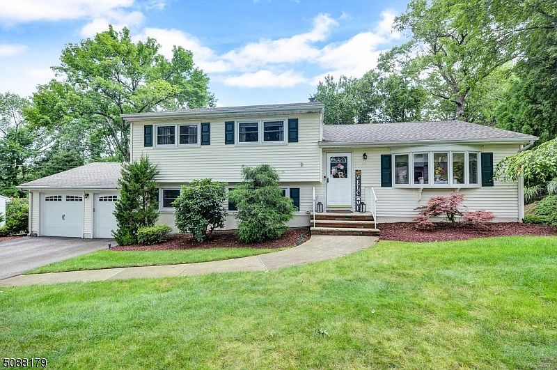 15 Monhegan Ave, Wayne, NJ 07470 Zillow