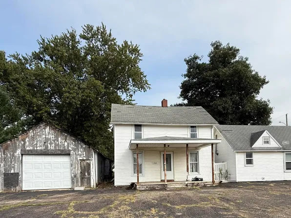 104 S Main St, Smithfield, IL 61477