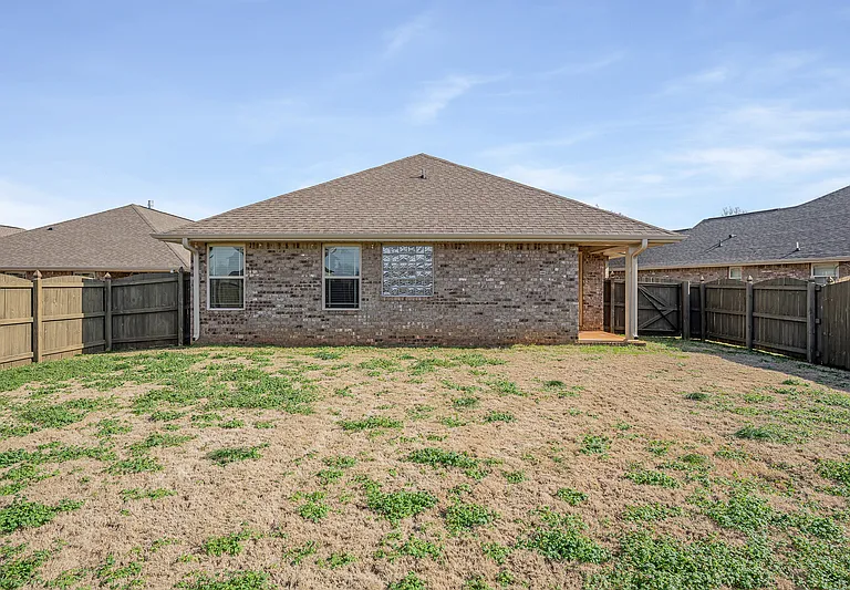 808 Willow Shoals Dr SW — Photo 4