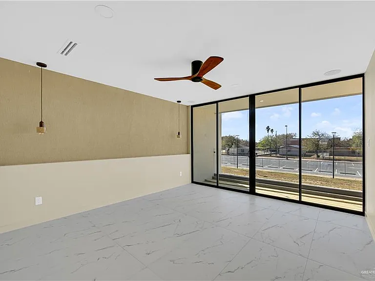 1406 S 7th Ave — Photo 11