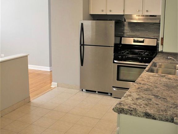 5th image of 4433 Prescott Ave APT 2C