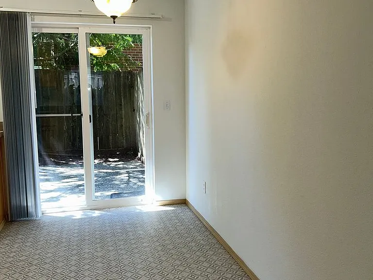 4018 California Ave SW — Photo 4
