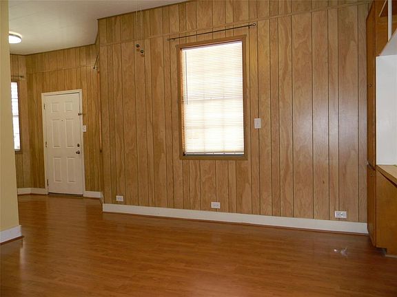 4th image of 611 Saint Marys Blvd