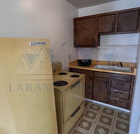 5th image of 702 Downey St APT 11