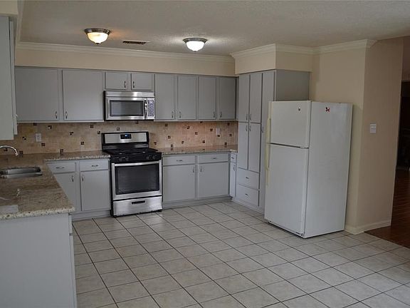 3rd image of 2439 Colton Hollow Dr