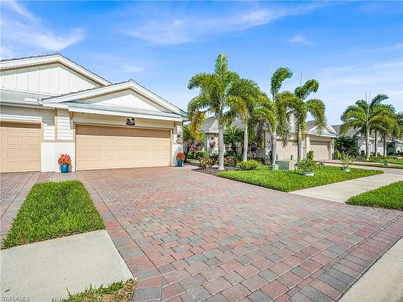 3rd image of 14695 Edgewater CIR
