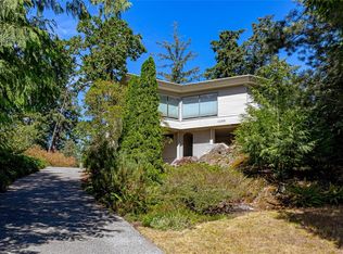 4468 Autumnwood Ln, Saanich, BC V8X 4V8
