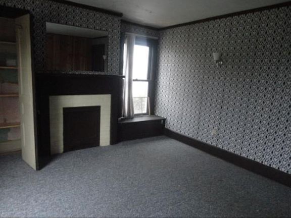 3rd image of 285 Washington St