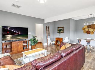 3041 N Oakland Ave, Milwaukee, WI 53211