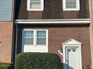 8412 McKenzie Cir, Manassas, VA 20110