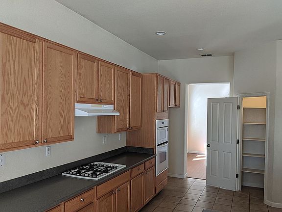 5th image of 401 Heartland Ct