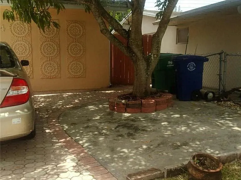 6764 Azalea Dr — Photo 1