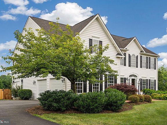 5th image of 17365 Twinoaks Pl