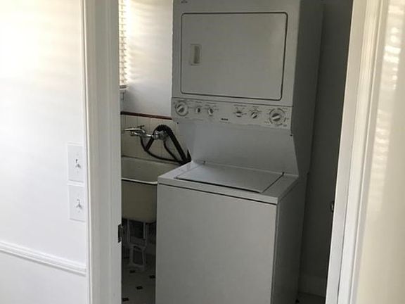 2nd image of 10744 Sarah St