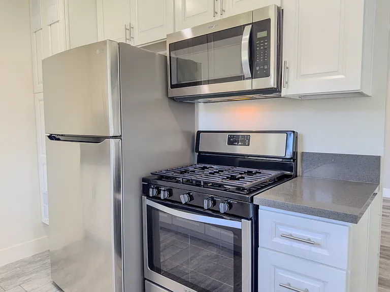 2721 Cabrillo Ave #A — Photo 8