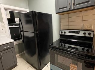 377 S 10th St FLOOR 3, Newark, NJ 07103