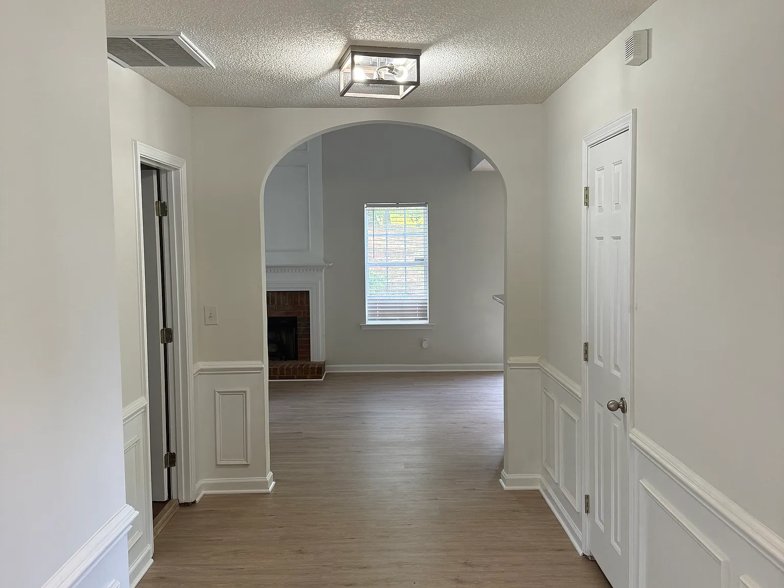 105 Sandy Ln — Photo 3