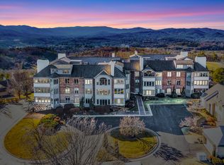 5002 Hunting Hills Sq, Roanoke, VA 24018