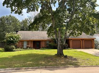 615 Live Oak Dr, Madison, MS 39110