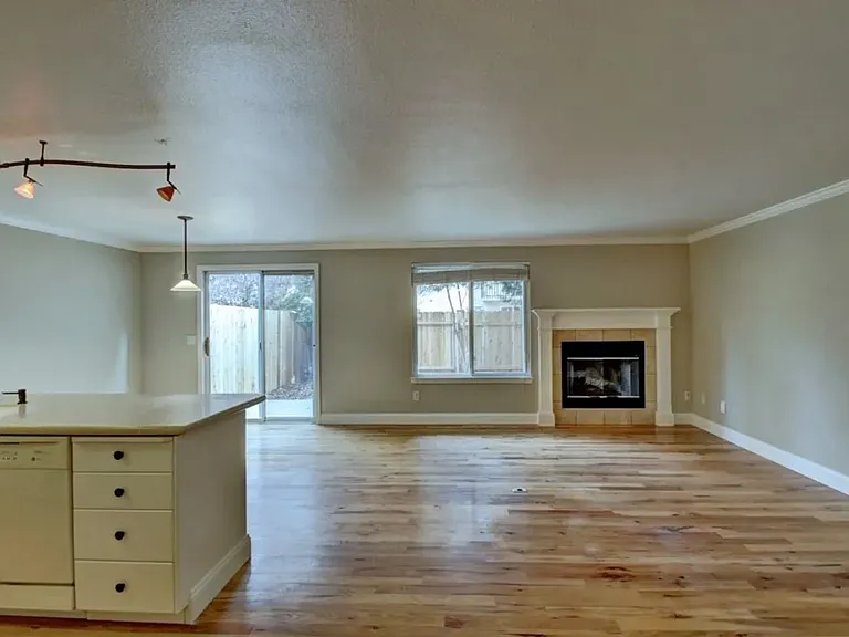 2582 S Falling Brook Ln — Photo 6