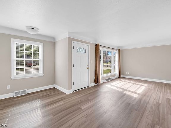 5th image of 490 Columbia Rd