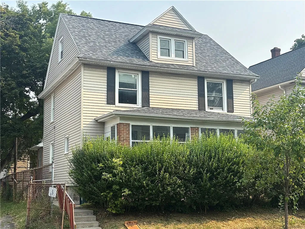 2 bed, 1.0 bath, 728 sqft, $1,100 — Photo 1