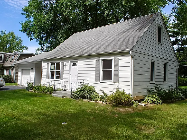 356 Highland Rd — Photo 2