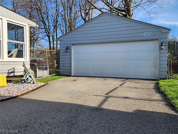 4th image of 1829 Lemont Dr