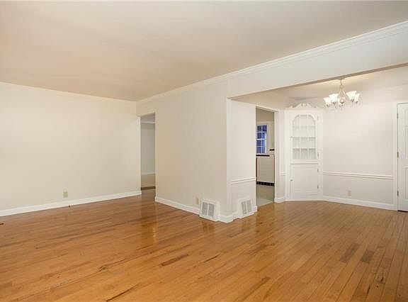 5th image of 10220 Surf Dr