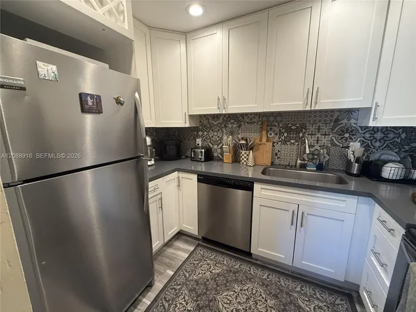 7823 Miller Dr APT C207, Miami, FL 33155