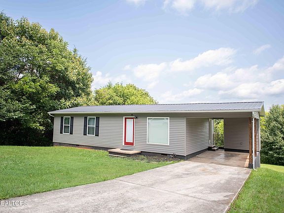 2nd image of 1045 Monroe Cir