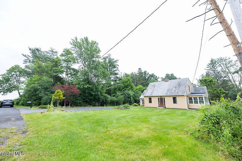 4th image of 859 Putnam Road