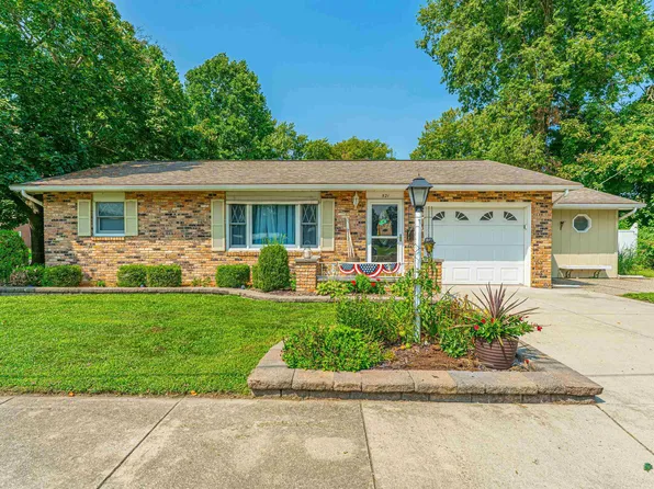 521 Maple St, Lincoln, IL 62656