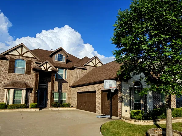 7124 Playa Imperial Ln, Grand Prairie, TX 75054